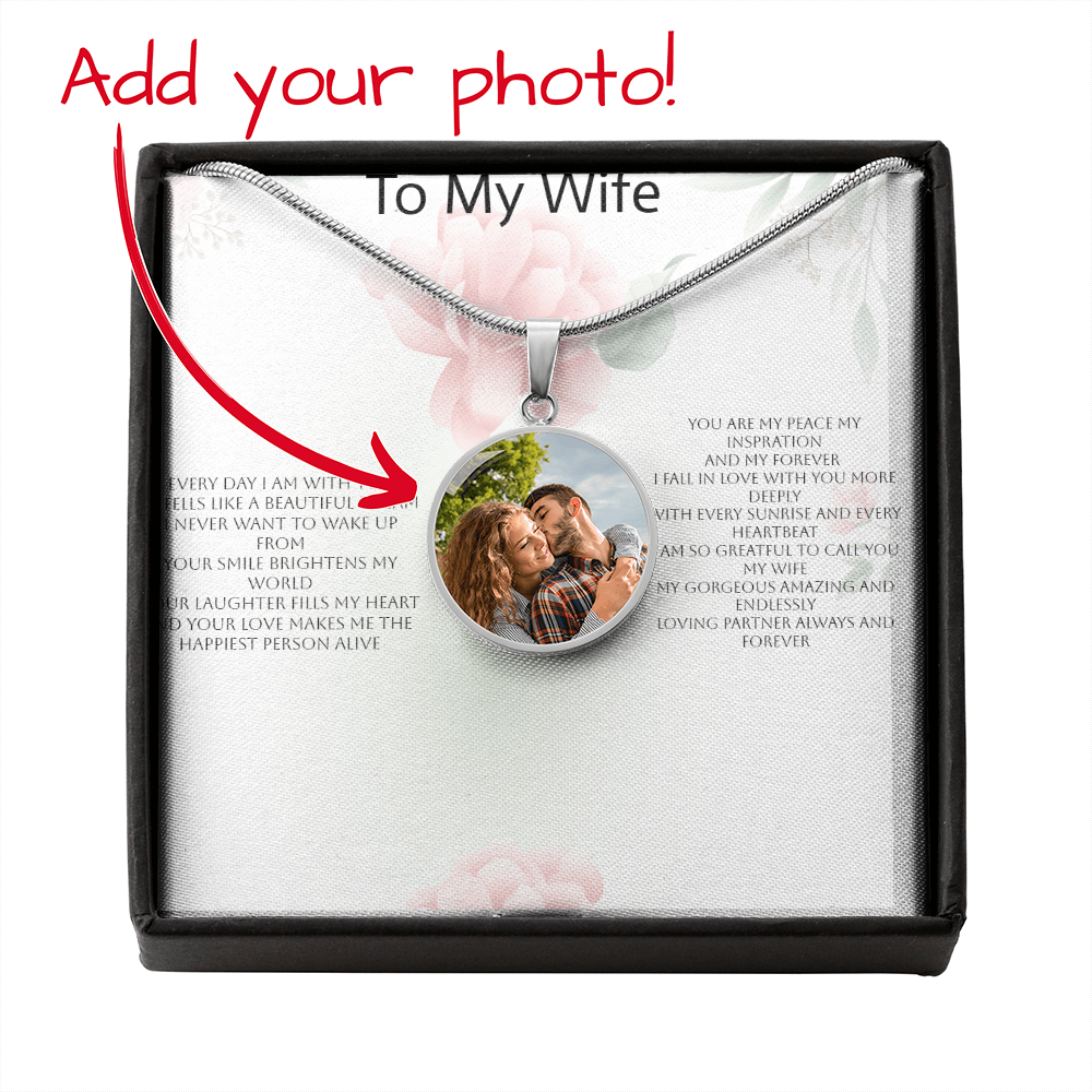Photo Circle Necklace for Wife – A Romantic Gift from the Heart